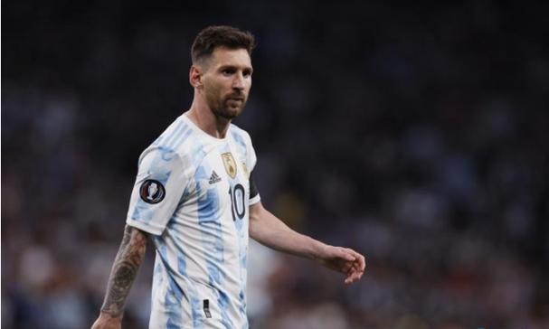 西媒：弗利克萌生去意，对教练组表示自己太累了，赛季结束后走人